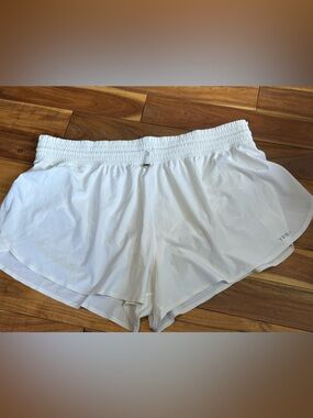 YPB XXL ✨ motionTEK plus size White Women's Athletic Shorts EUC